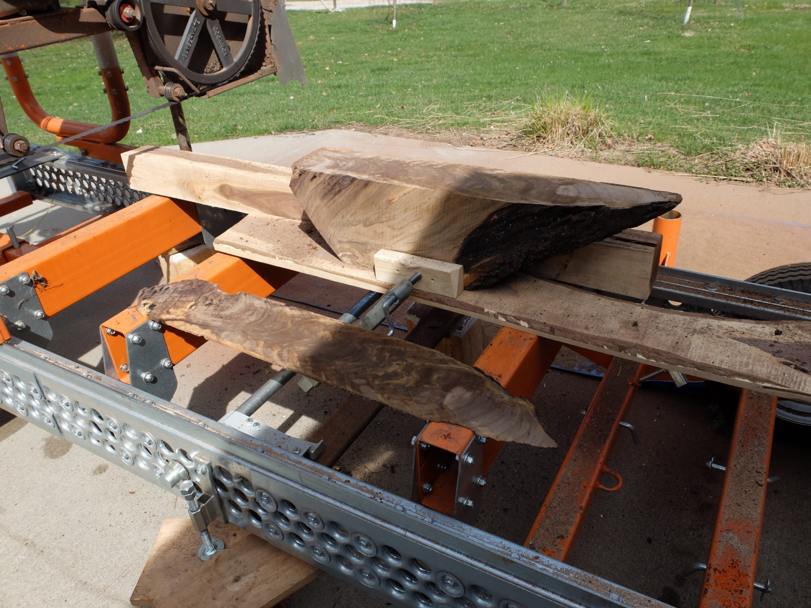 Resaw Lumber Milled Hardwood Lumber from Des Moines, Iowa